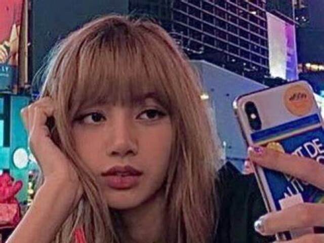 lalisa(blackpink).