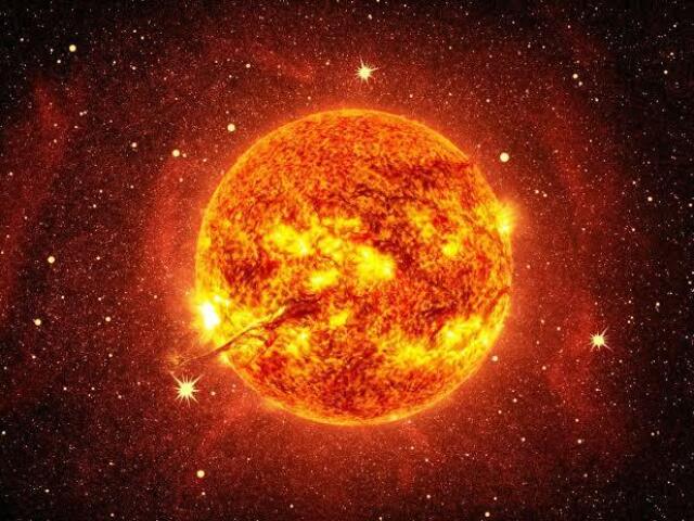 A morte do sol por mais que pareça será um evento dramático e triste para a história do sistema solar, quando toda a energia do sol estiver se transformado em ferro pela energia nuclear o resto de toda a matéria do sol colapsara contra essa bola de ferro transformando assim em uma supernova