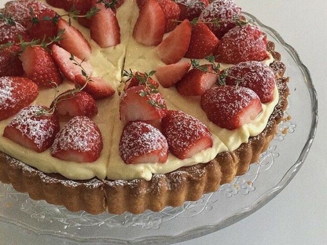 essa torta deliciosa de ninho com morango !