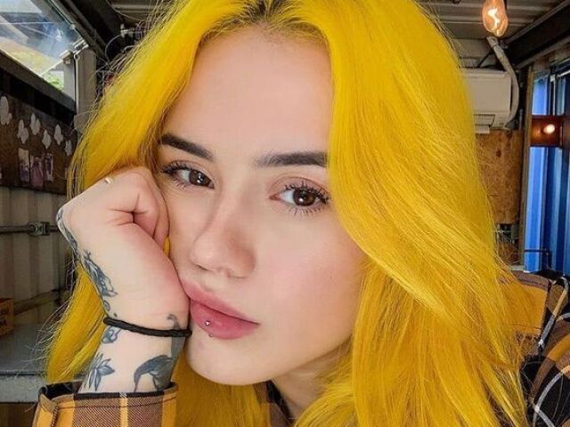 amarelo