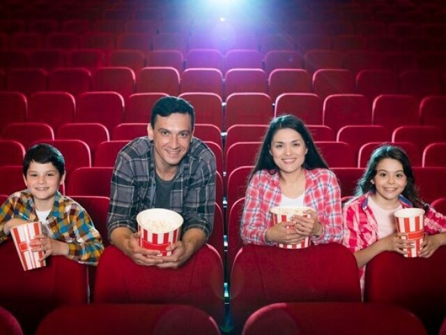 Sair pro cinema com a família