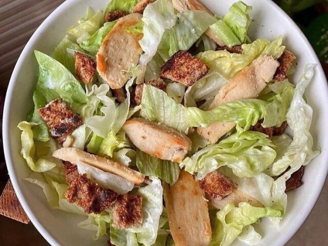 Salada mista com acelga e frango