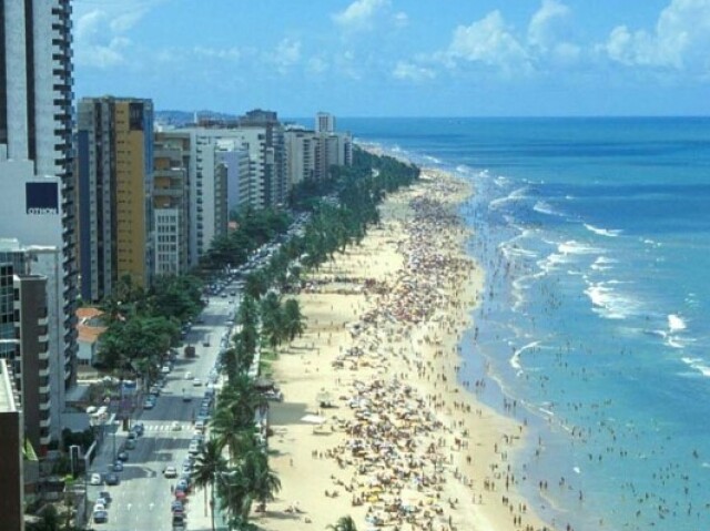 Desço para a praia