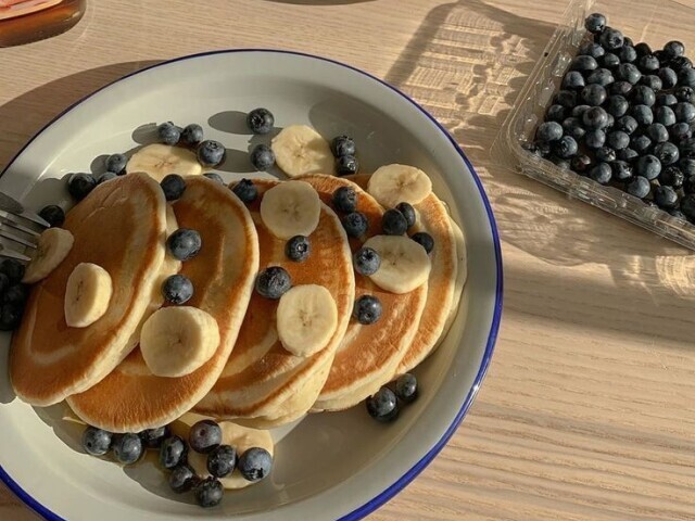 Panquecas de banana com mertilos