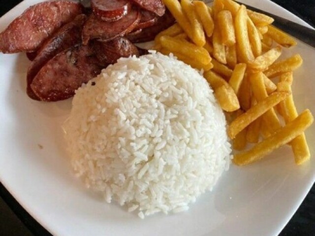 Arroz e linguiça