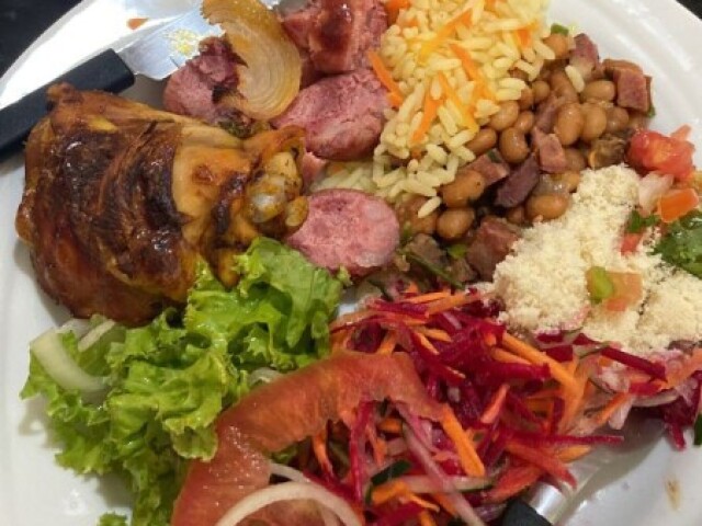 Salada,feijão,carne & arroz