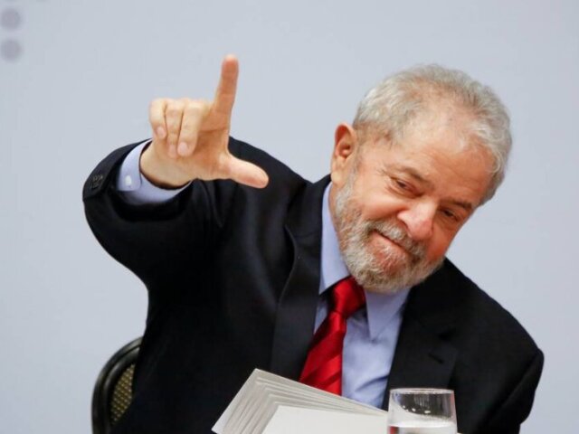 Lula (faz o L)