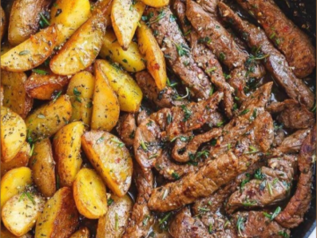 Carne com batata assada