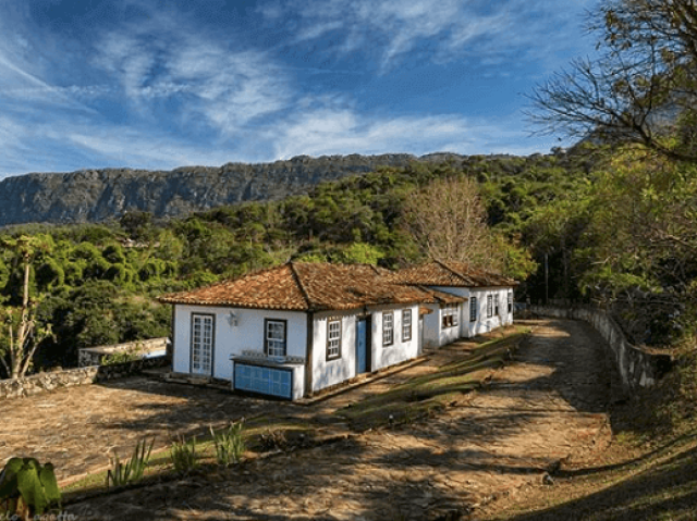 Bem natura (haja quintal) + estilo colonial/fazenda