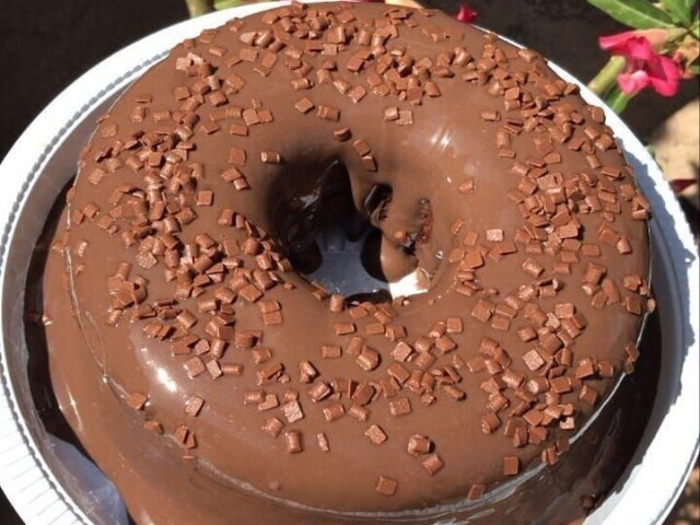 Um bolo de chocolate (ou outro)
