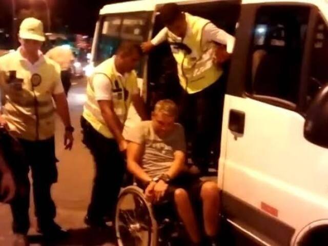 Quando vejo um cadeirante ja chamo a polícia 👮🧑🦽
