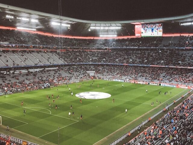 estádio (n sei pq)