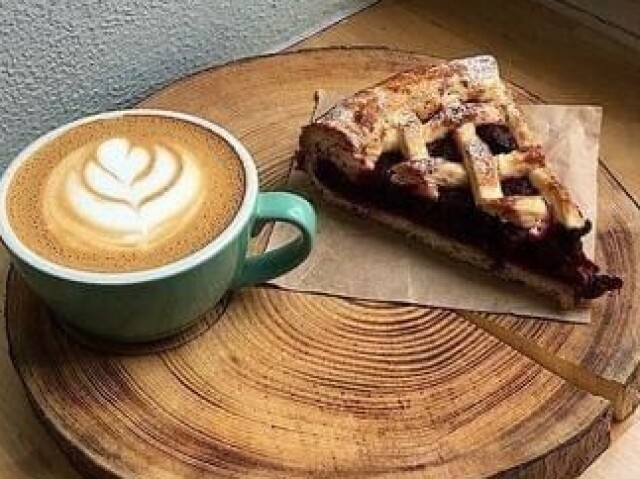 Cafézinho e torta de maçã