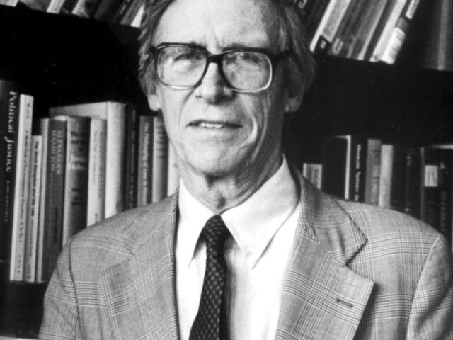 O véu da ignorância é um método imparcial e racionalmente justificado para definir o que é uma sociedade justa segundo John Rawls.