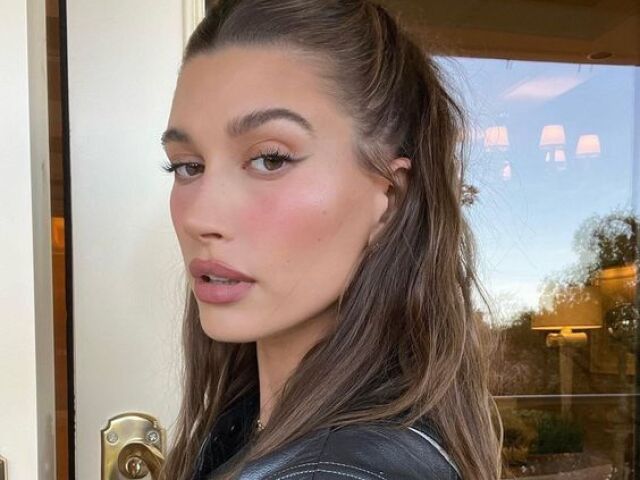 Hailey Bieber