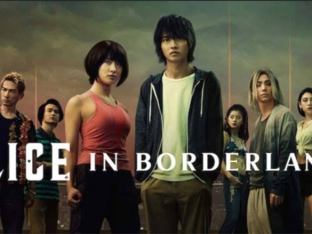 ALICE IN BORDERLAND
(Um gp de amigos entra num jogo mortal sem querer e agora eles tem que sobreviver em todas as fases e zerar o jogo)