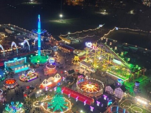 Ou para um parque de diversões🎡🎠🎢