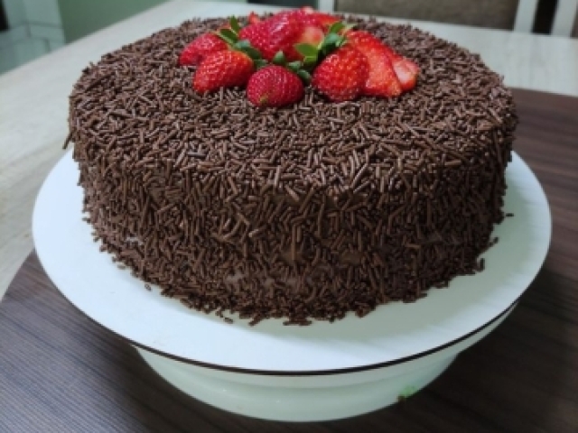 Bolo de chocolate com morango