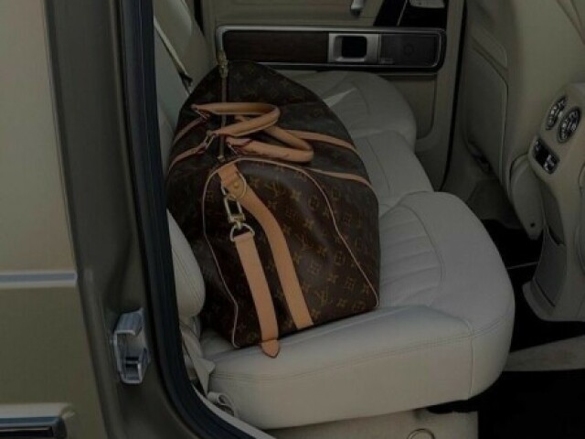 Fiz uma viagem rápida de carro para a cidade vizinha
