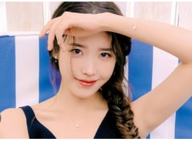 IU