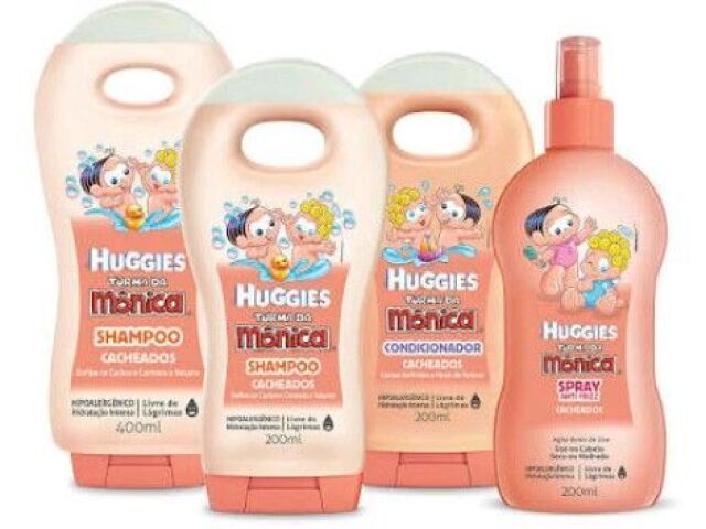 Sabonete líquido, condicionador, shampoo e um perfume da marca Huggies.