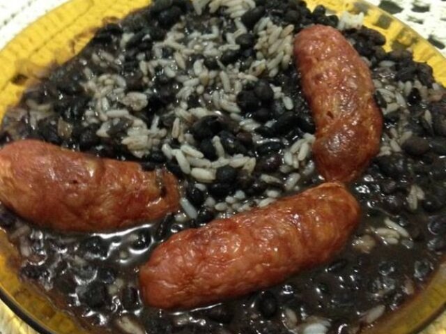 Feijoada com Linguiça