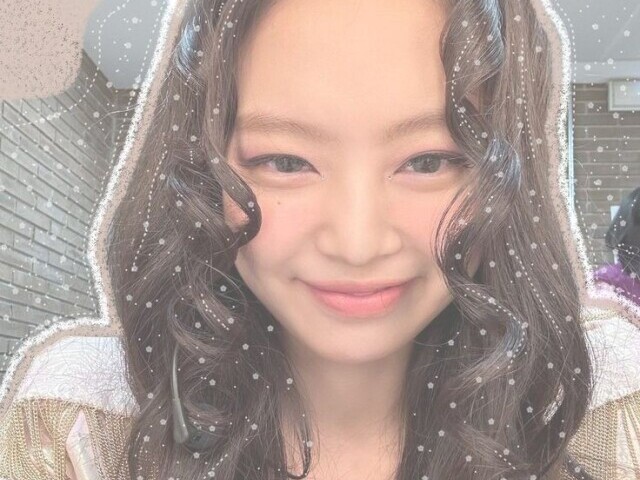 Jennie ( blackpink )