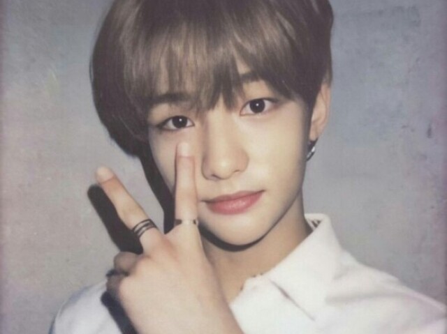 Hyunjin (Ex: Stray kids)