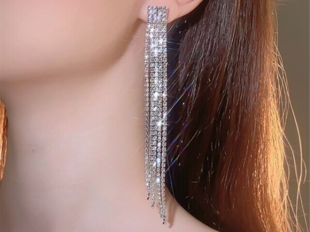 Brinco de strass