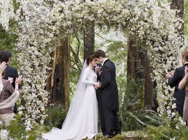 Em uma floresta (Edward e Bella sempre servindo de inspiração, rsrs)