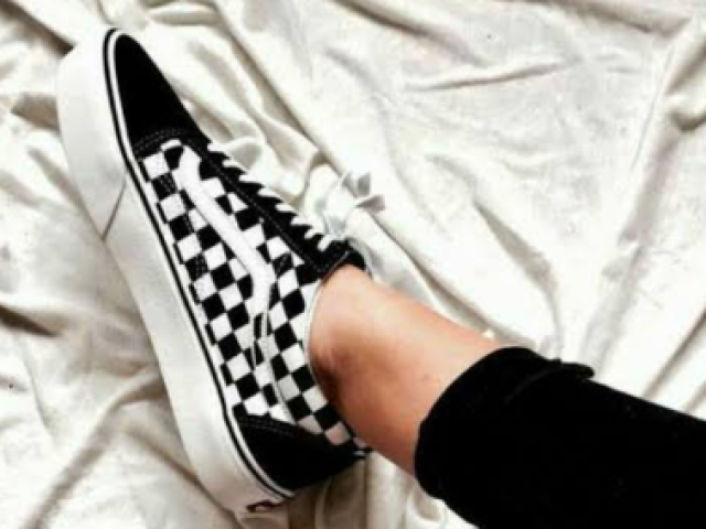 Vans quadriculado branco e preto