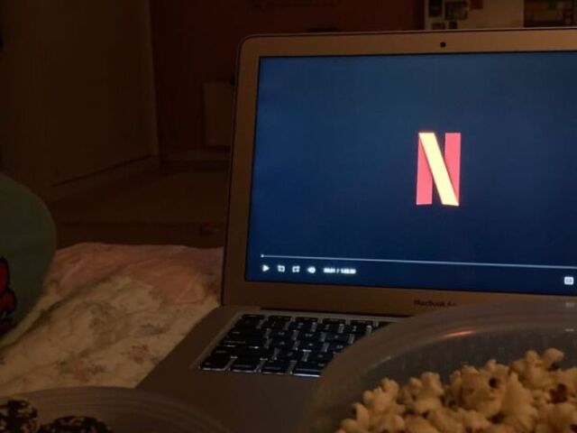 Assistimos Netflix🎧