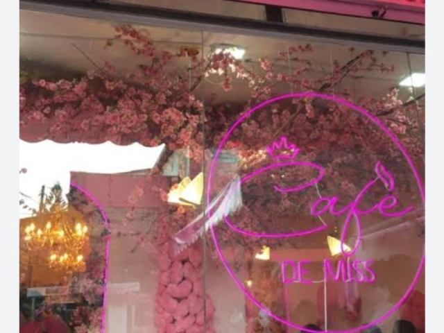 Café De Miss (cafeteria toda rosa/pink)