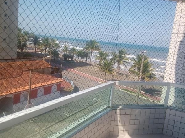 Na frente da praia