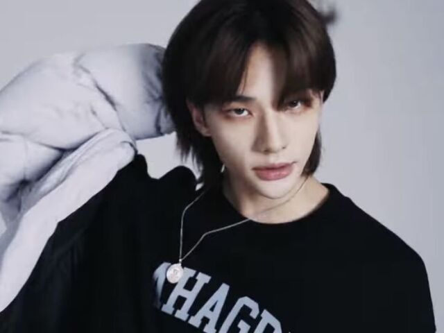 7 - Hyunjin - STRAYKIDS ( Ele chegou em vc jogando todo o seu charme )