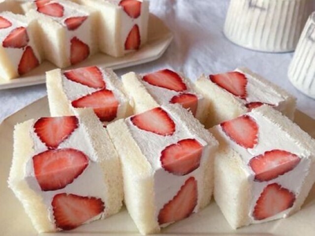 Esse lanche (bolinho de morango)