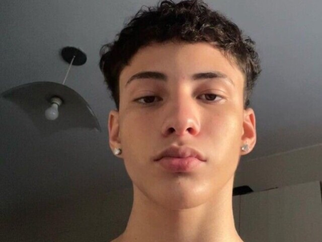 Brasileiro 🇧🇷
Matheus
Pedro
Luccas
Felipe
João
