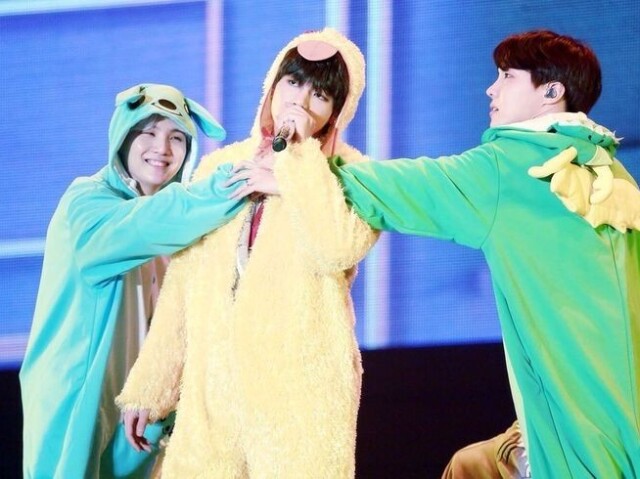 Yoongi,V e jhope ๐๐