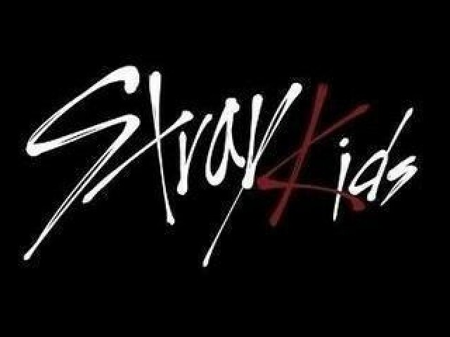 STRAY KIDS