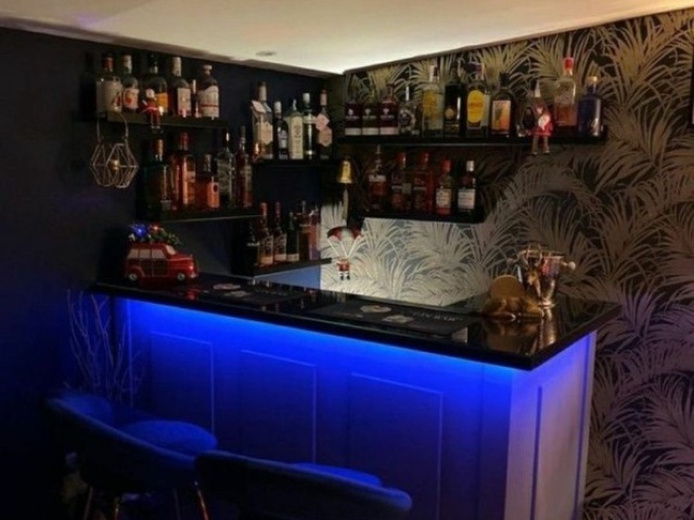 bar