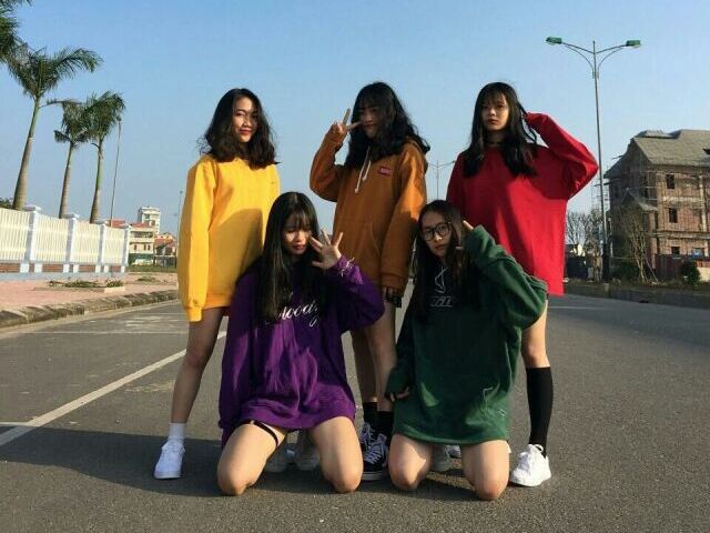 Membros:
🇰🇷NHN (Na Ha Na) 나 하나
🇰🇷Yongseo 용서
🇺🇲Shai 사이
🇰🇷Aee-Cha 애 차
🇨🇳Jing 징