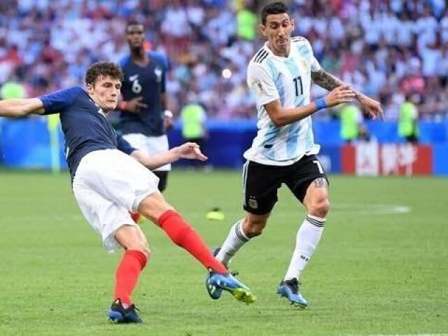 Manda um chute igual o do pavard