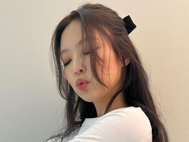 Jennie-Black pink