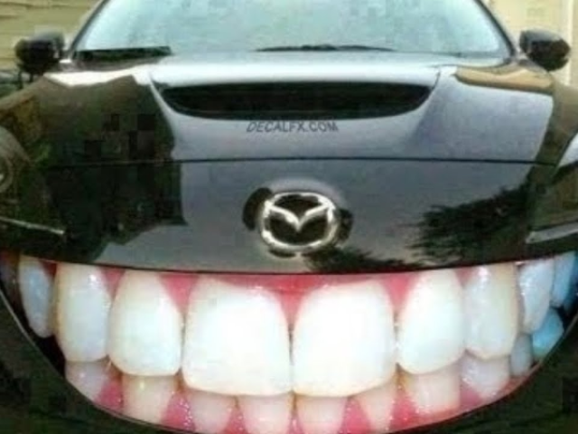 carro sorridente