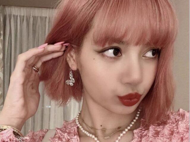 Lisa-BLACKPINK