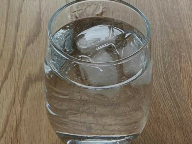 Água sem gás