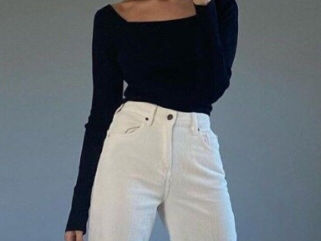 Apenas blusa e calça jeans