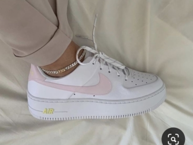 Nike rosinha