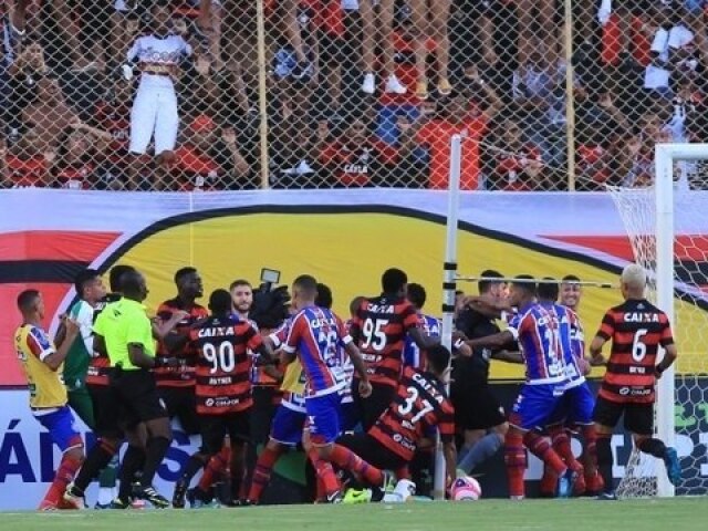 COMEMORO NA TORCIDA ADVERSARIA