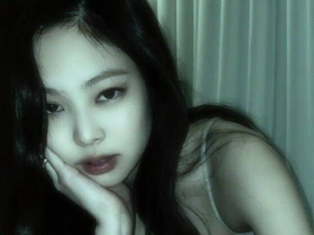 JENNIE